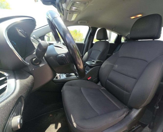 Used 2018 Chevrolet Malibu LT FWD image 5