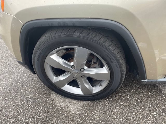 Used 2011 Jeep Grand Cherokee Overland AWD/4WD image 10