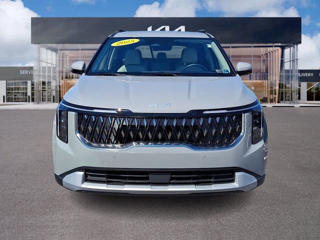 Used 2025 Kia Carnival EX FWD image 2