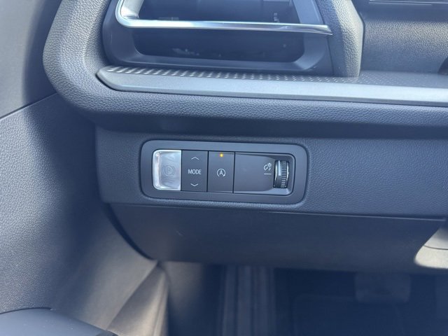 New 2026 Chevrolet Traverse LT w/ Driver Confidence Package image 31