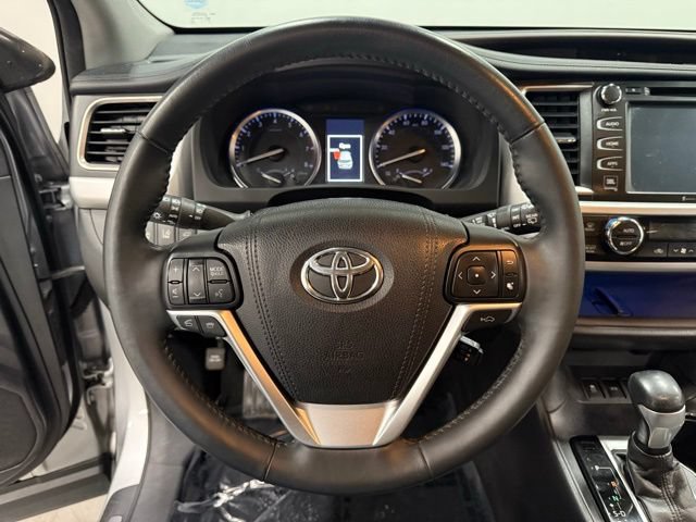 Used 2016 Toyota Highlander Limited Platinum FWD image 23
