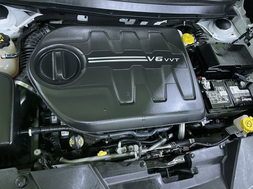 Used 2018 Jeep Cherokee Limited image 32