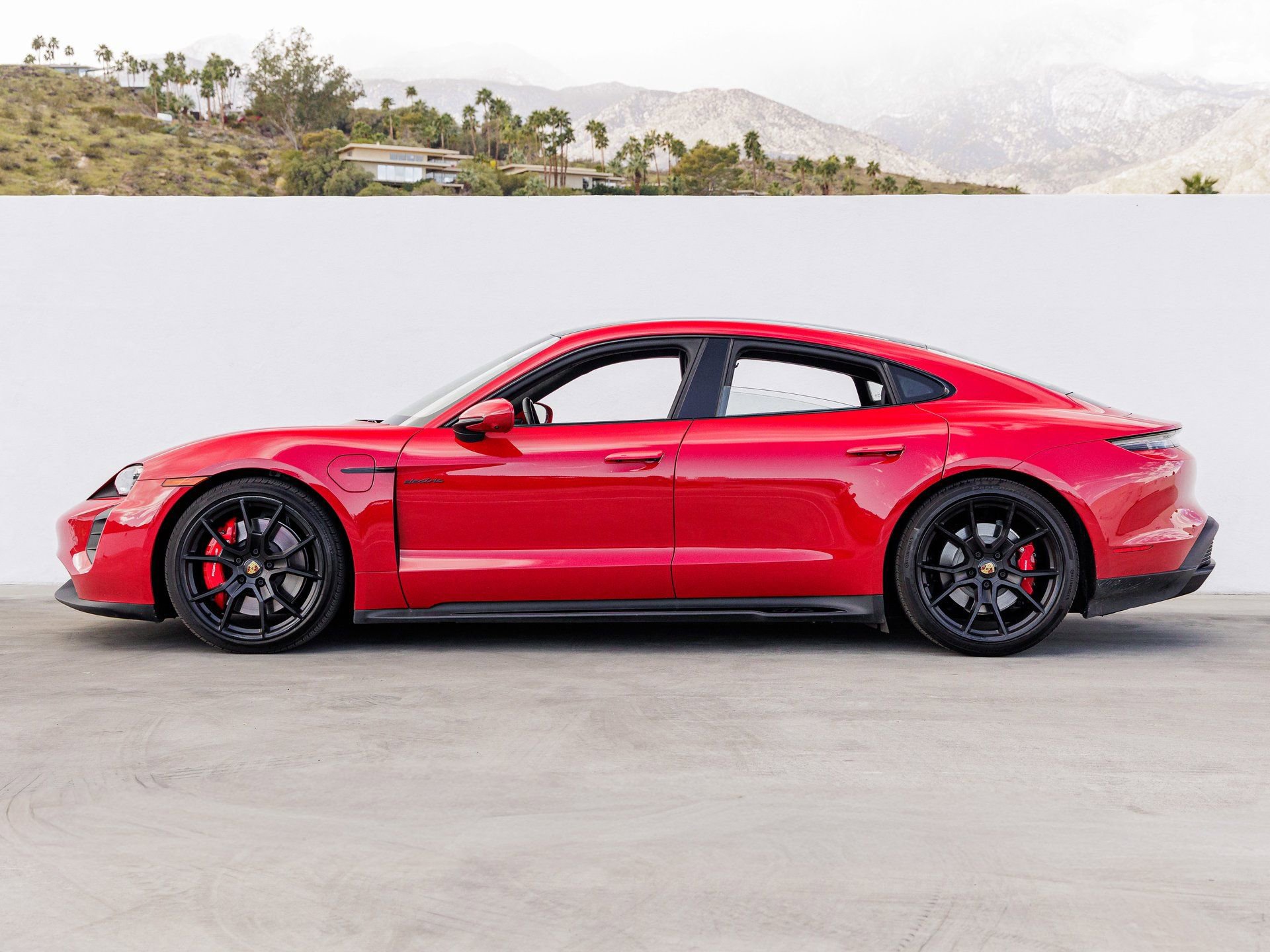 Certified 2022 Porsche Taycan GTS image 2