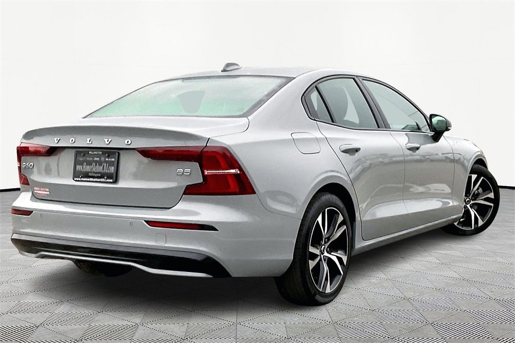 Used 2024 Volvo S60 B5 Core image 12