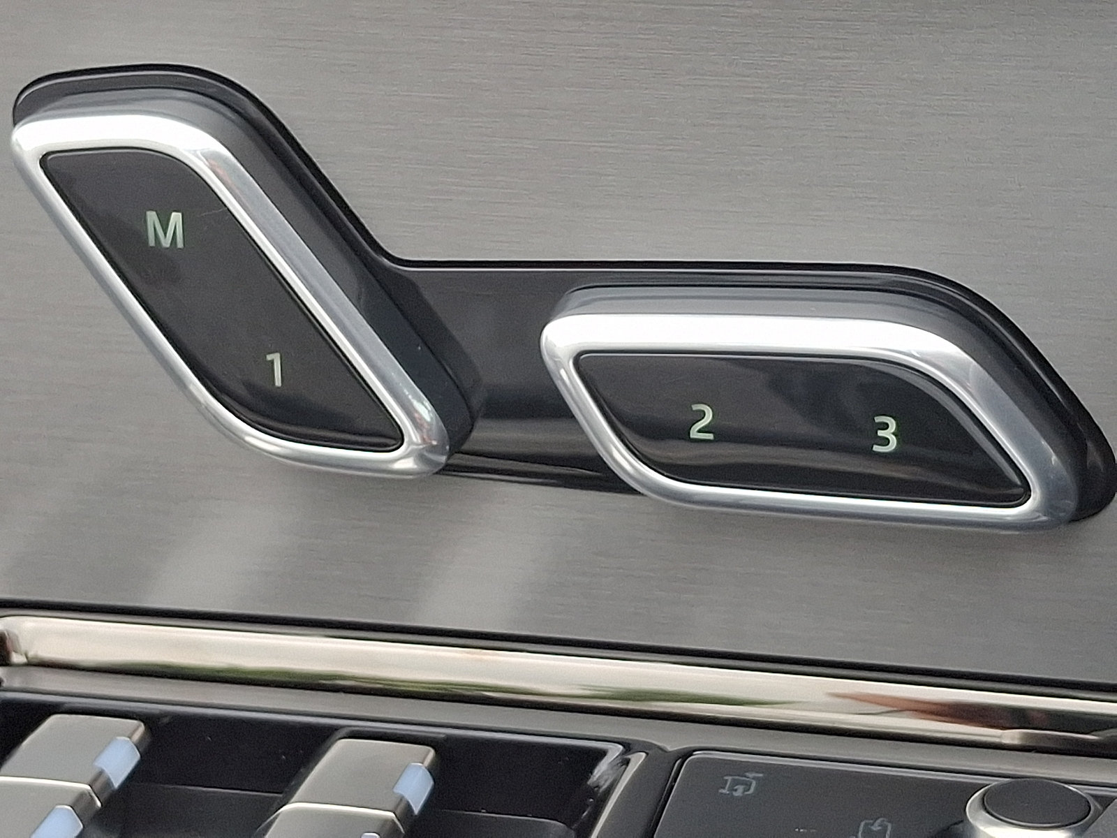 New 2026 Land Rover Range Rover Sport SE AWD/4WD image 19