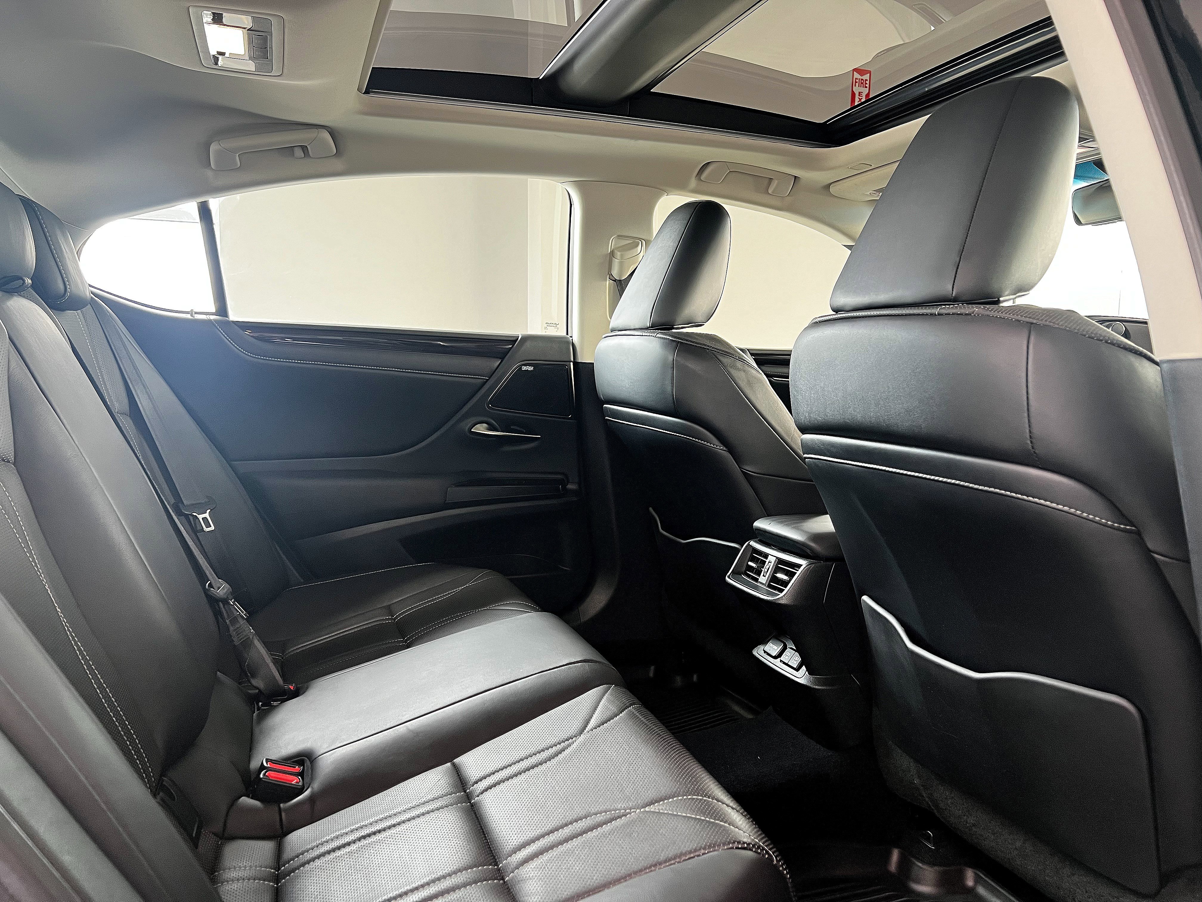 Used 2019 Lexus ES 350 image 24