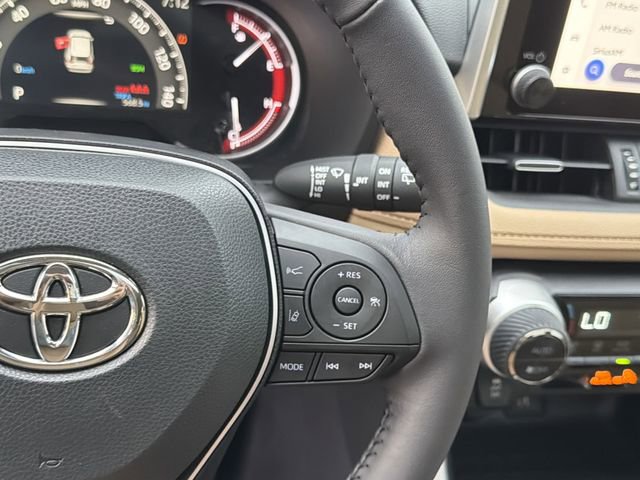 Used 2025 Toyota RAV4 XLE Premium image 26