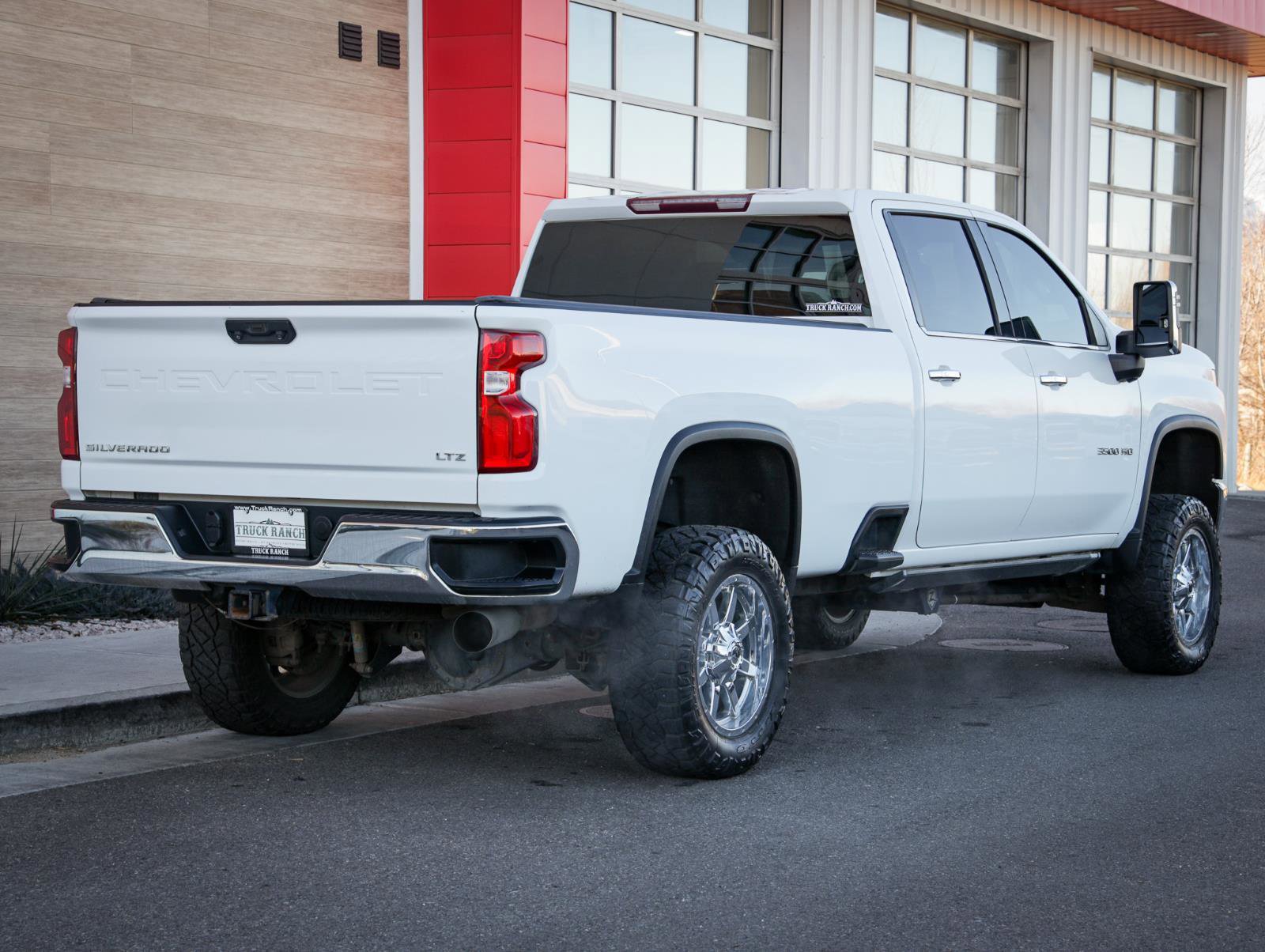 Used 2020 Chevrolet Silverado 3500 LTZ image 3