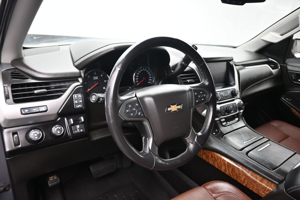 Used 2019 Chevrolet Suburban Premier w/ Premier Plus Edition AWD/4WD image 14