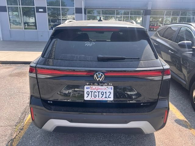 Used 2026 Volkswagen Tiguan SE AWD/4WD image 4