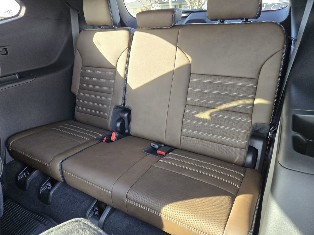 New 2026 GMC Acadia Denali Ultimate w/ LPO, Floor Liner Package AWD/4WD image 6