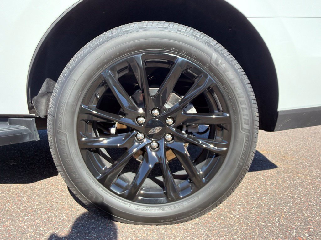 Used 2025 Ford Expedition Active AWD/4WD image 7