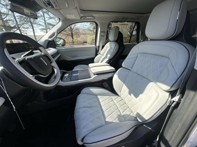New 2026 Lincoln Navigator Black Label AWD/4WD image 11