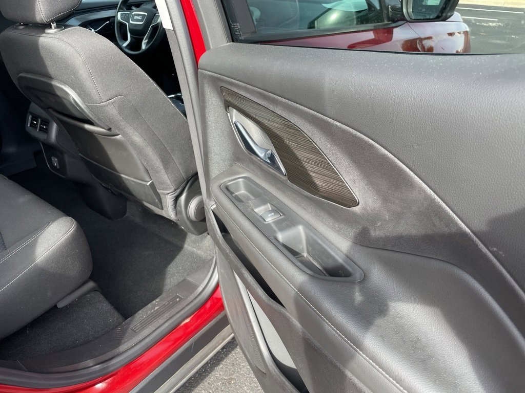 Used 2024 GMC Terrain SLE image 19