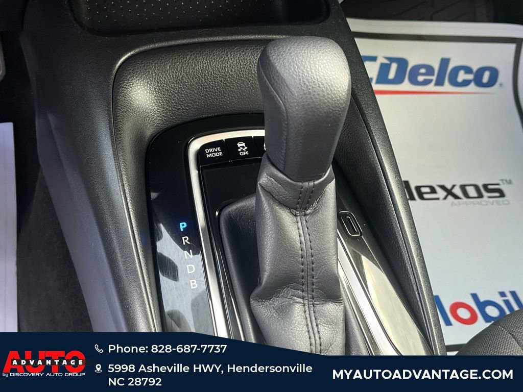 Used 2021 Toyota Corolla LE w/ Carpet Mat Package (TMS) FWD image 17