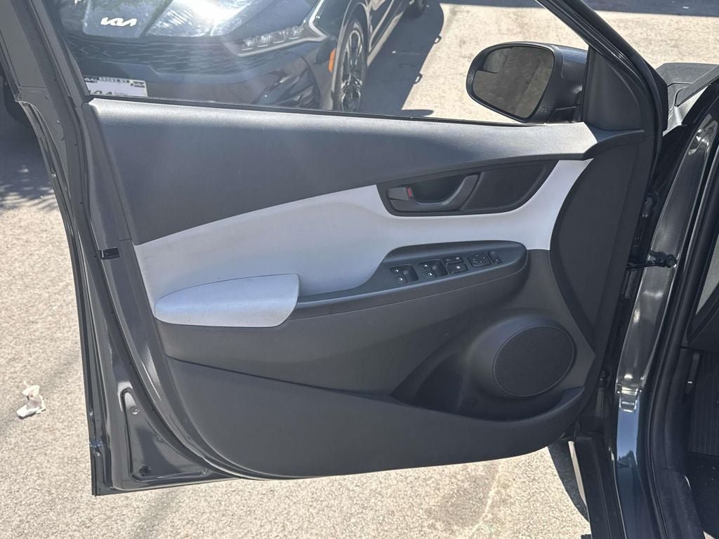 Used 2022 Hyundai Kona SE w/ Cargo Package AWD/4WD image 16