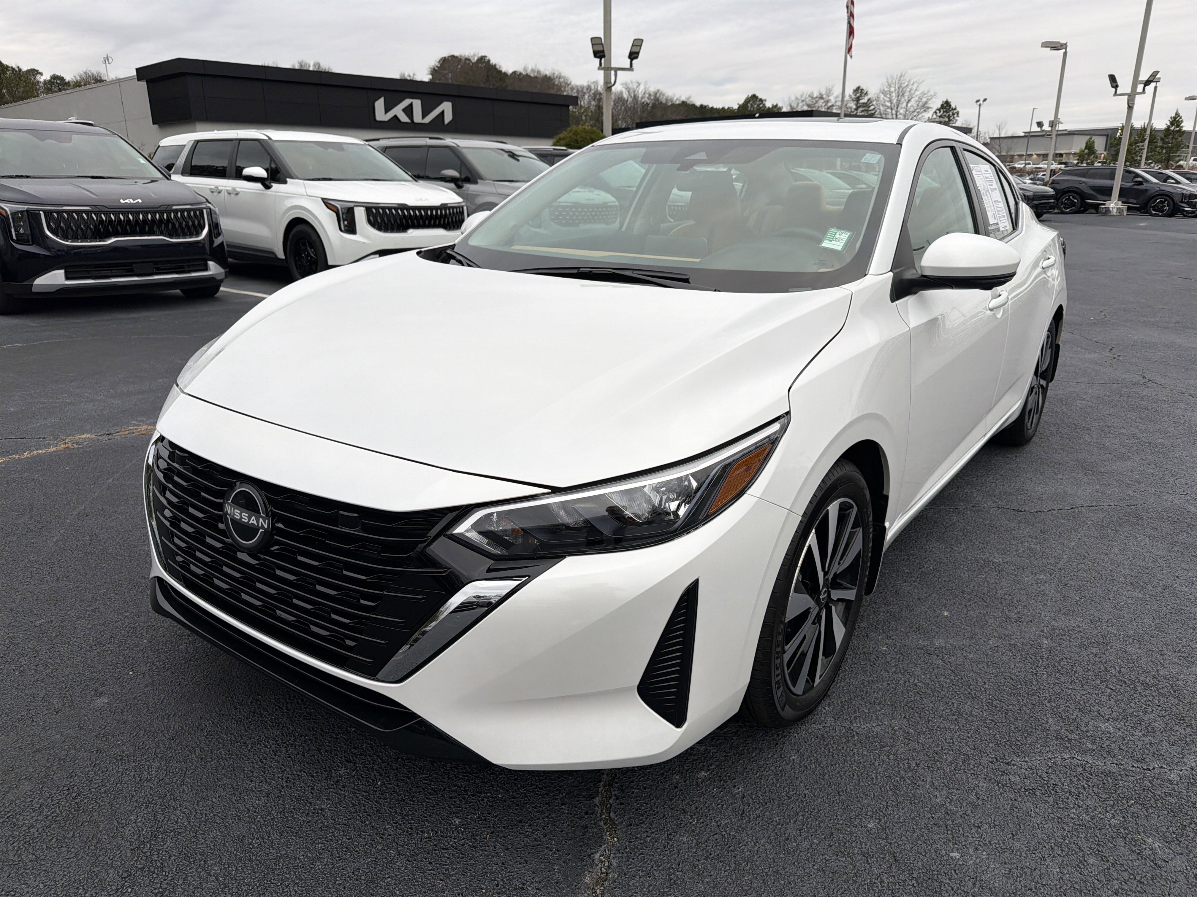 Used 2024 Nissan Sentra SV w/ SV Premium Package image 3