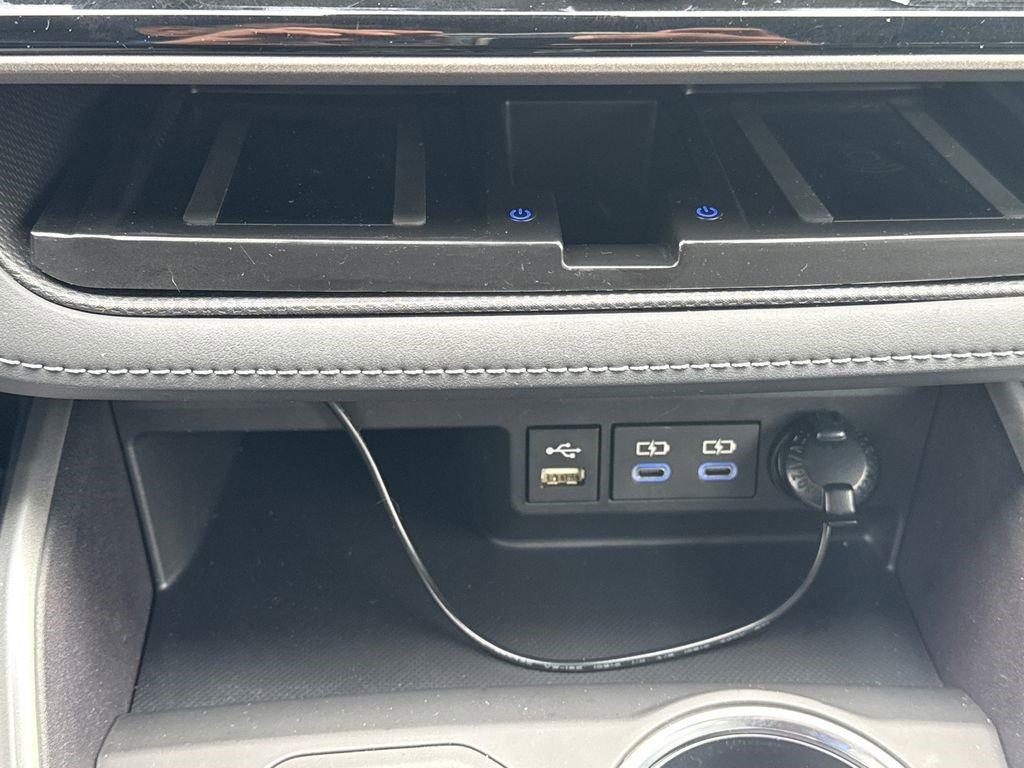 Used 2022 Toyota Highlander LE image 32