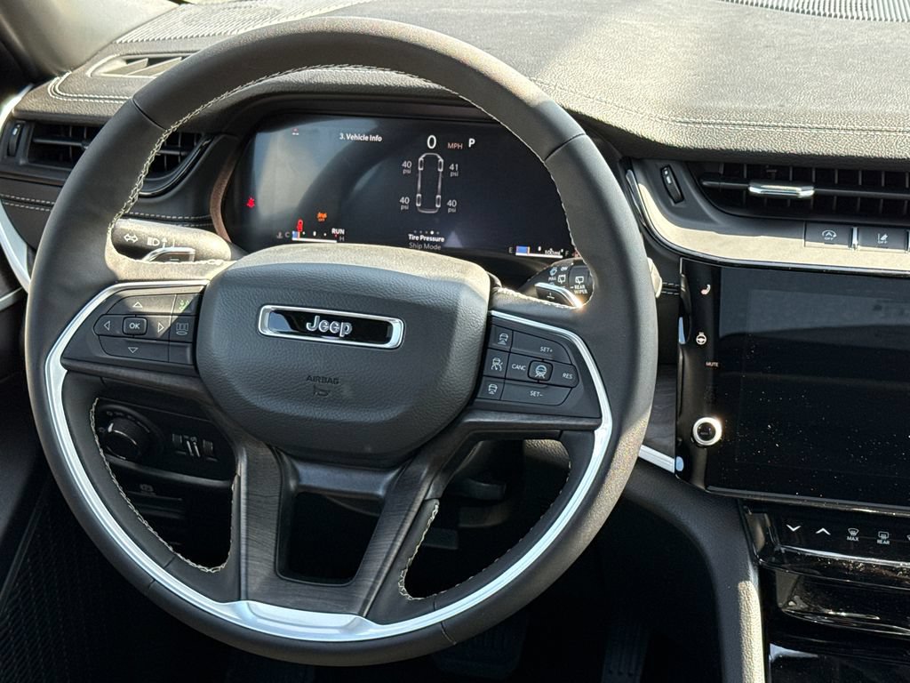 New 2026 Jeep Grand Cherokee L 2WD image 11