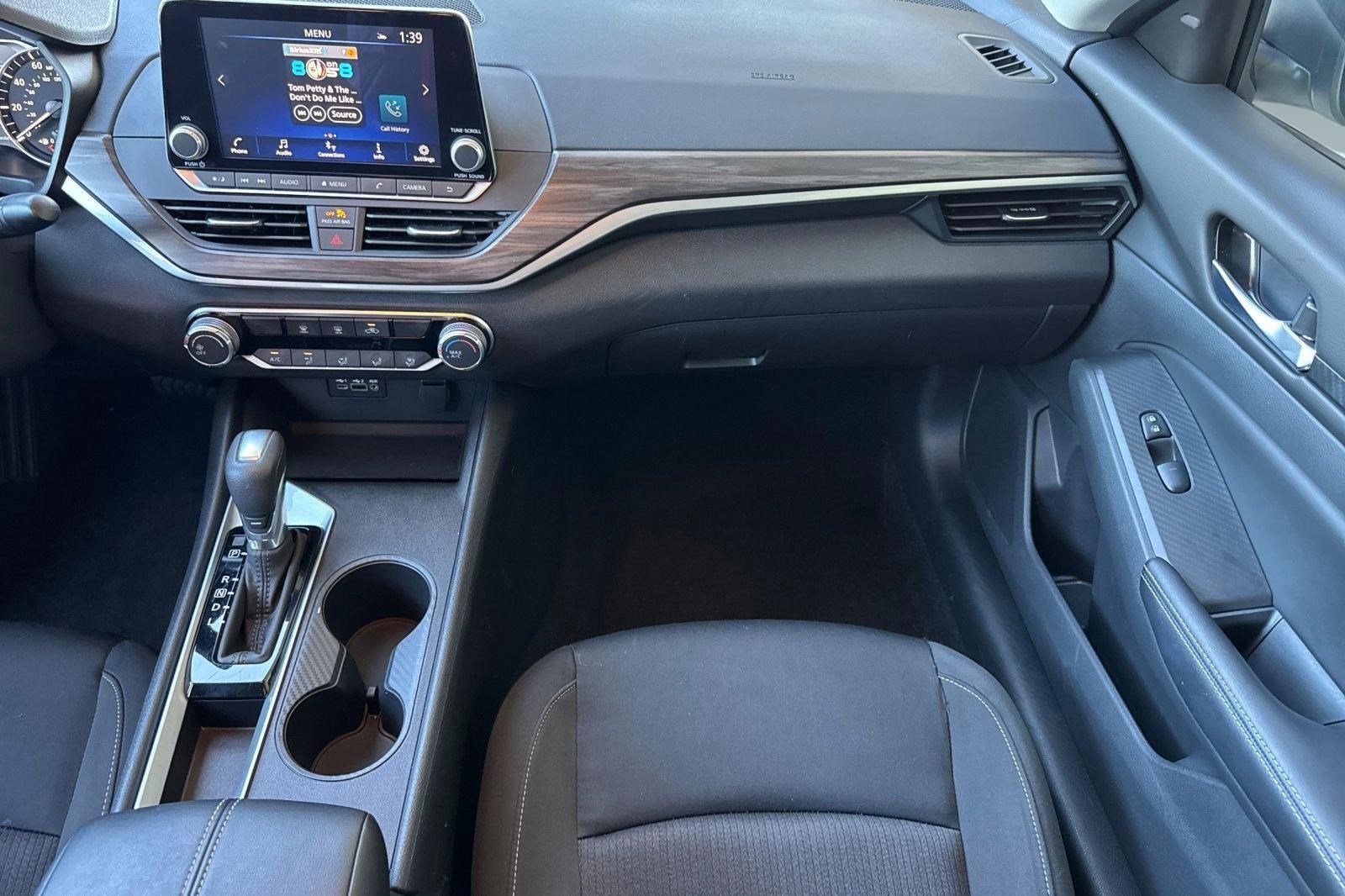 Used 2025 Nissan Altima 2.5 SV image 28