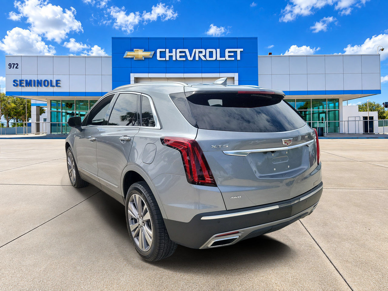 Certified 2025 Cadillac XT5 Premium Luxury w/ LPO, Floor Liner Package AWD/4WD image 4