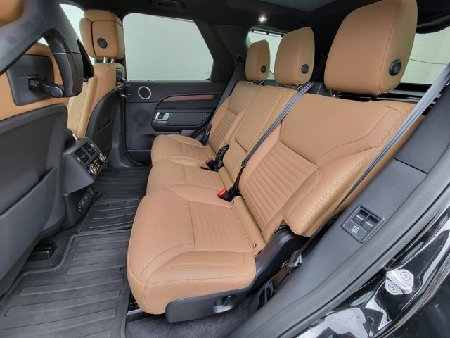 Used 2024 Land Rover Discovery Dynamic SE image 22