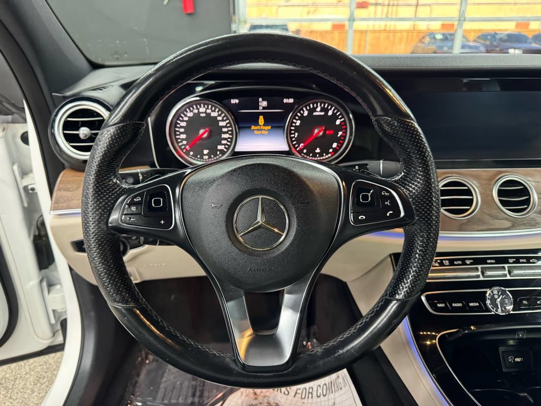 Used 2017 Mercedes-Benz E 400 4MATIC Wagon image 26
