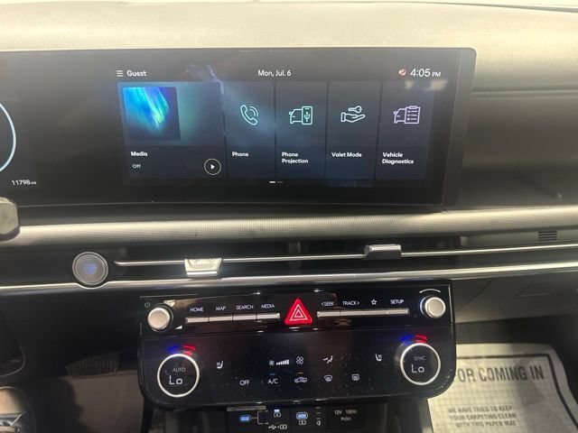 Used 2025 Hyundai Santa Cruz SEL FWD image 15