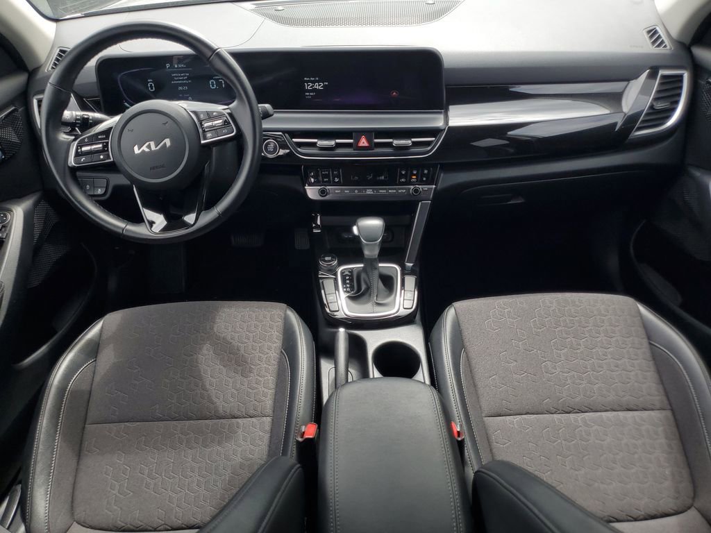 Used 2025 Kia Seltos S image 17