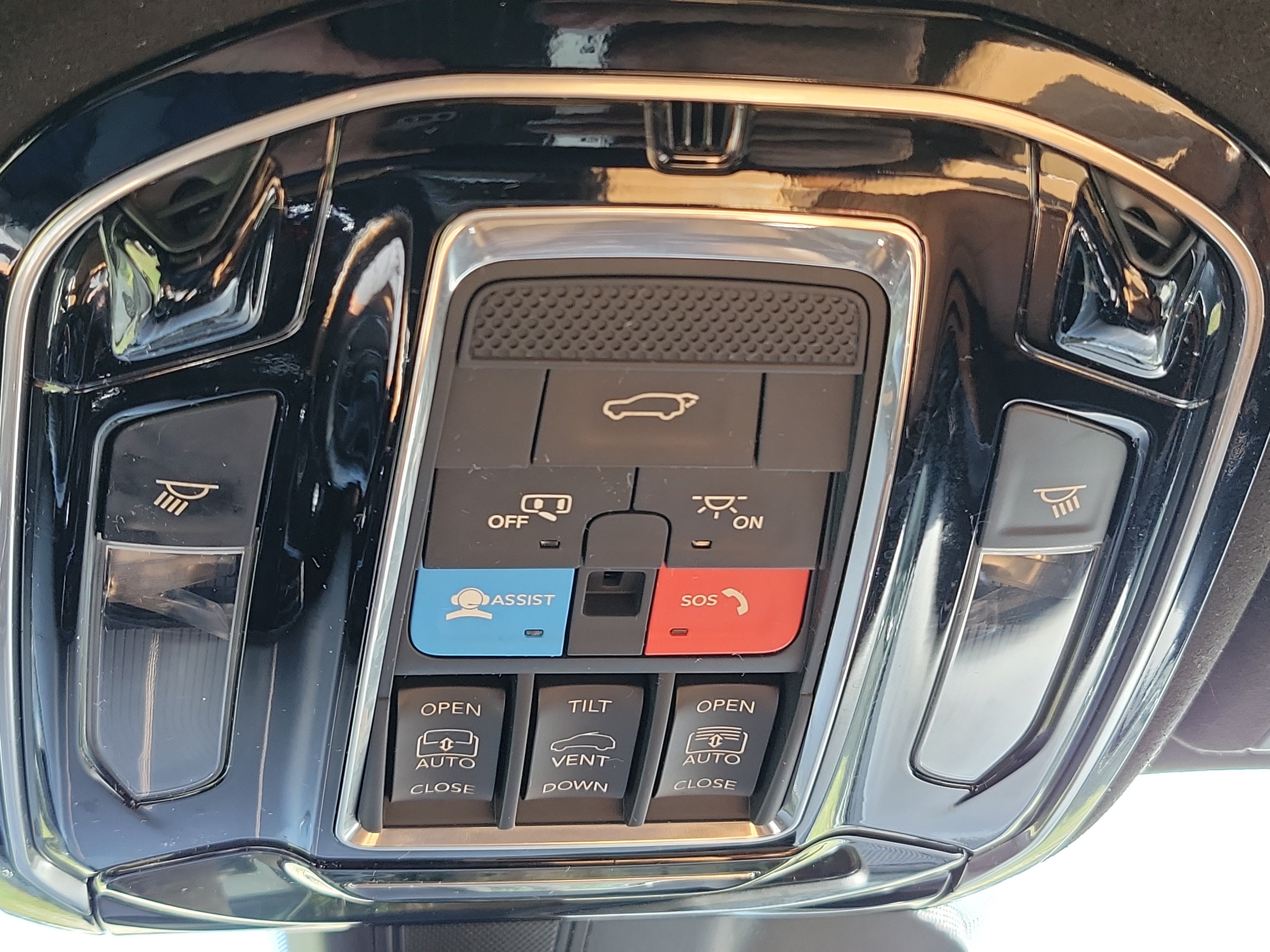 Used 2025 Jeep Grand Wagoneer Series III w/ Rear Seat Video Group 1 AWD/4WD image 51