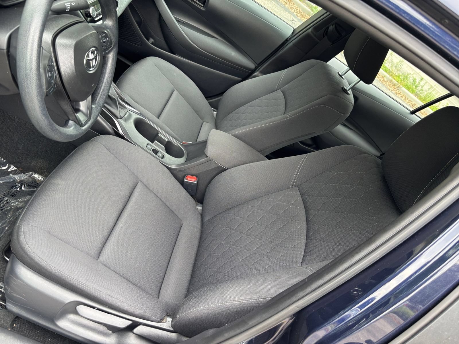 Used 2025 Toyota Corolla LE FWD image 33
