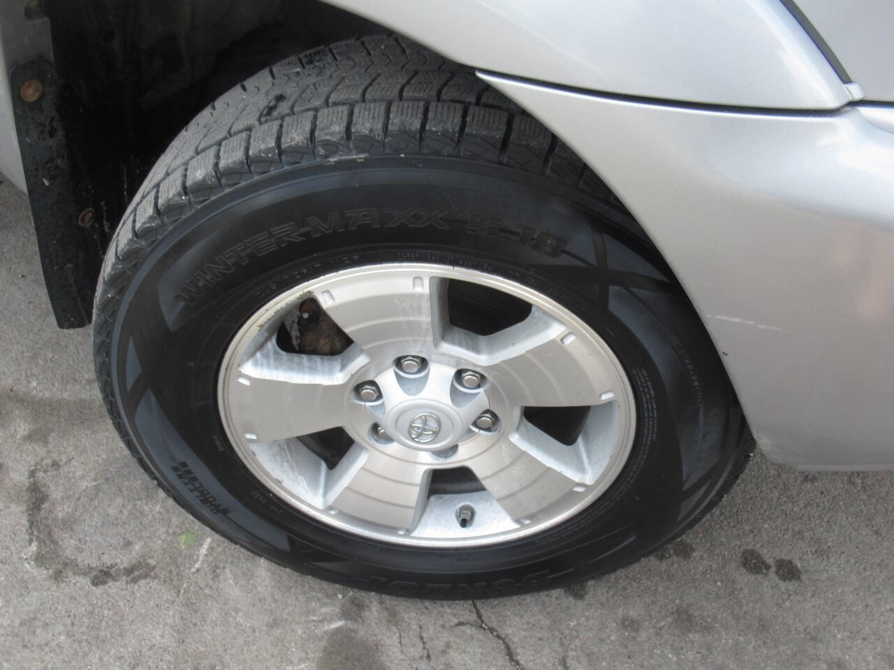 Used 2015 Toyota Tacoma 4x4 Access Cab V6 w/ TRD Sport Package image 4