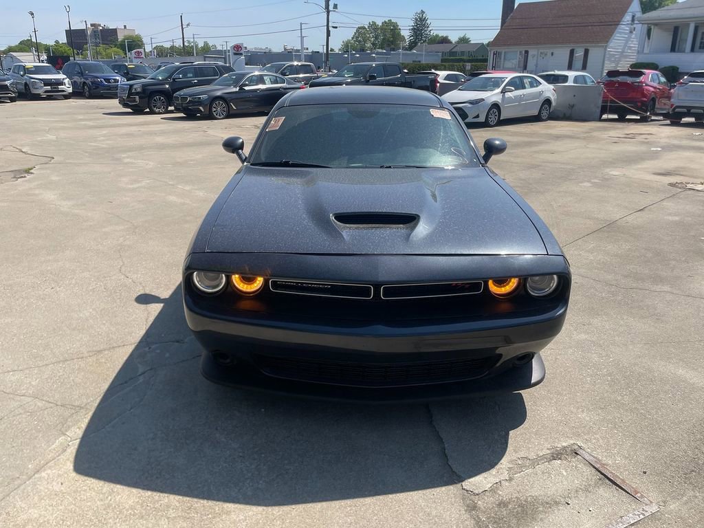 Used 2019 Dodge Challenger R/T RWD image 3