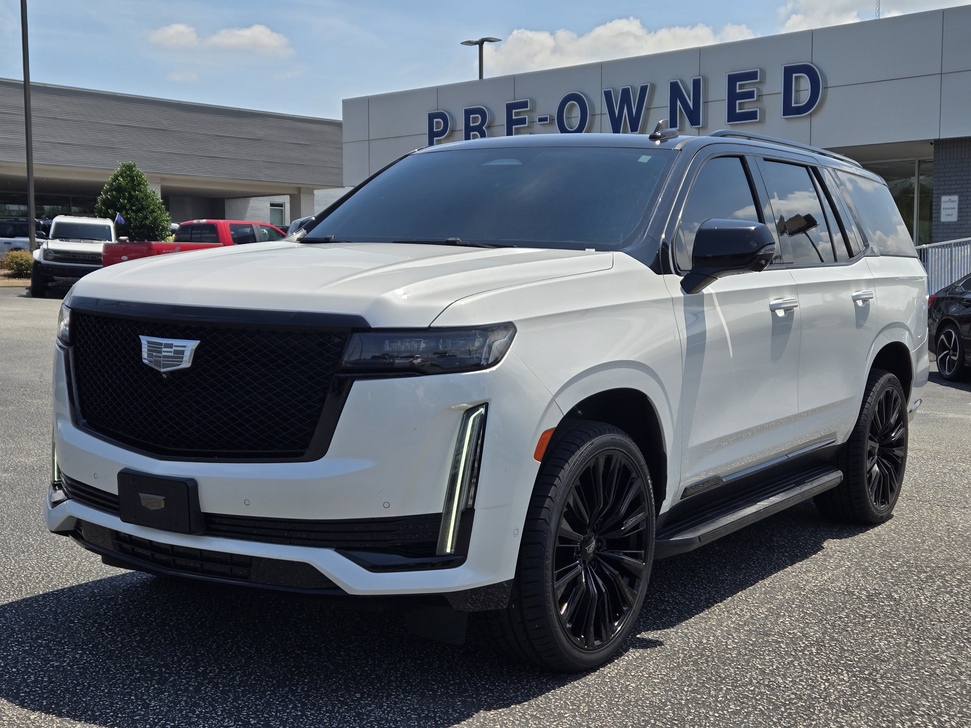 Used 2021 Cadillac Escalade Sport w/ LPO, ONYX Package RWD image 2