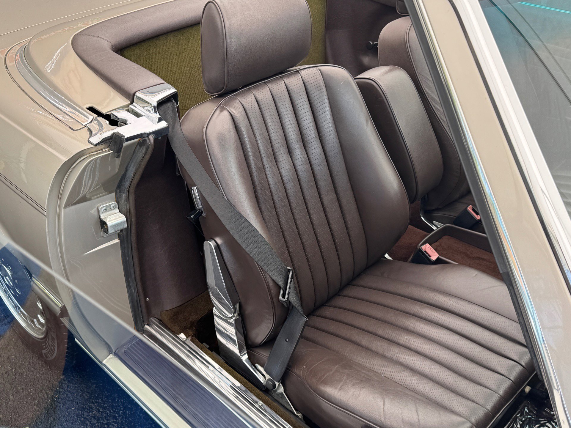 Used 1988 Mercedes-Benz 560 SL image 27