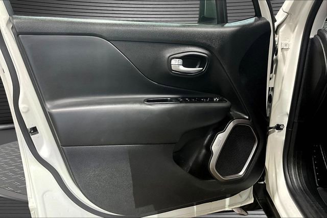 Used 2020 Jeep Renegade Limited AWD/4WD image 18