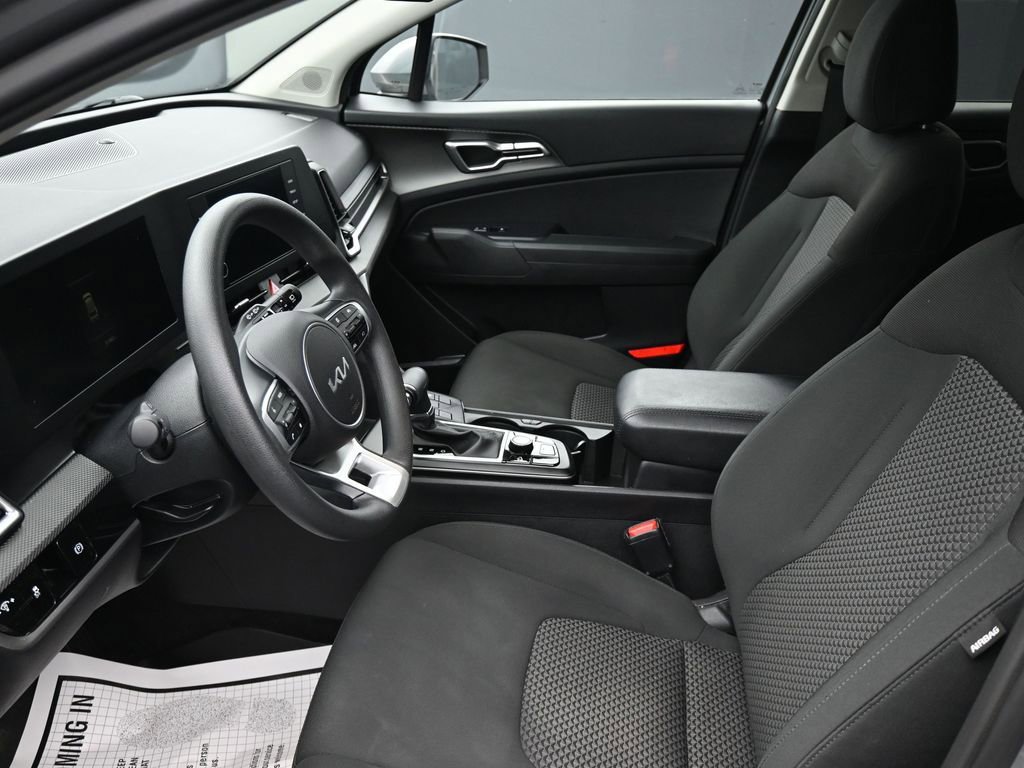 Used 2023 Kia Sportage LX image 11