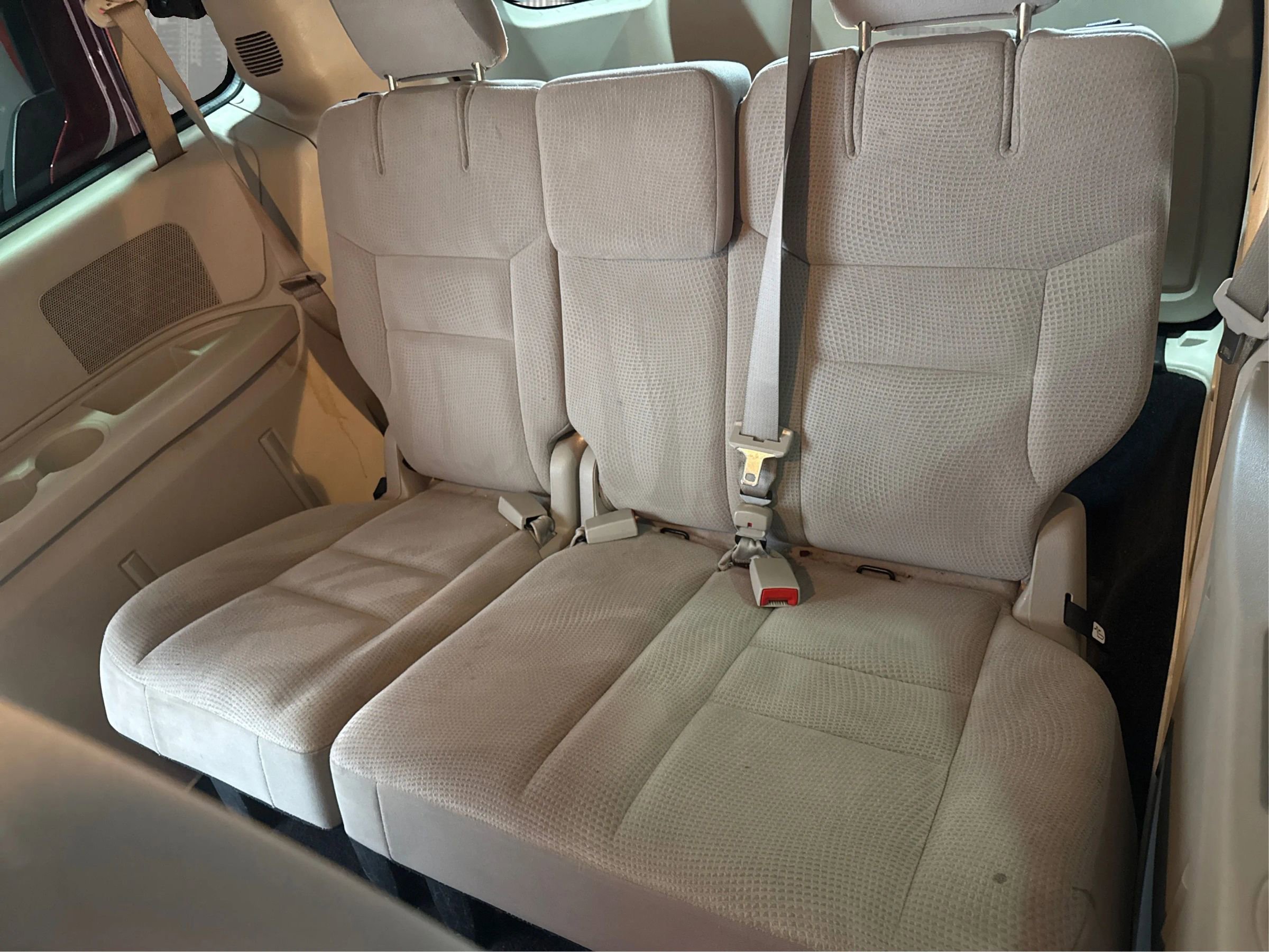 Used 2018 Dodge Grand Caravan SE w/ UConnect Hands-Free Group image 15