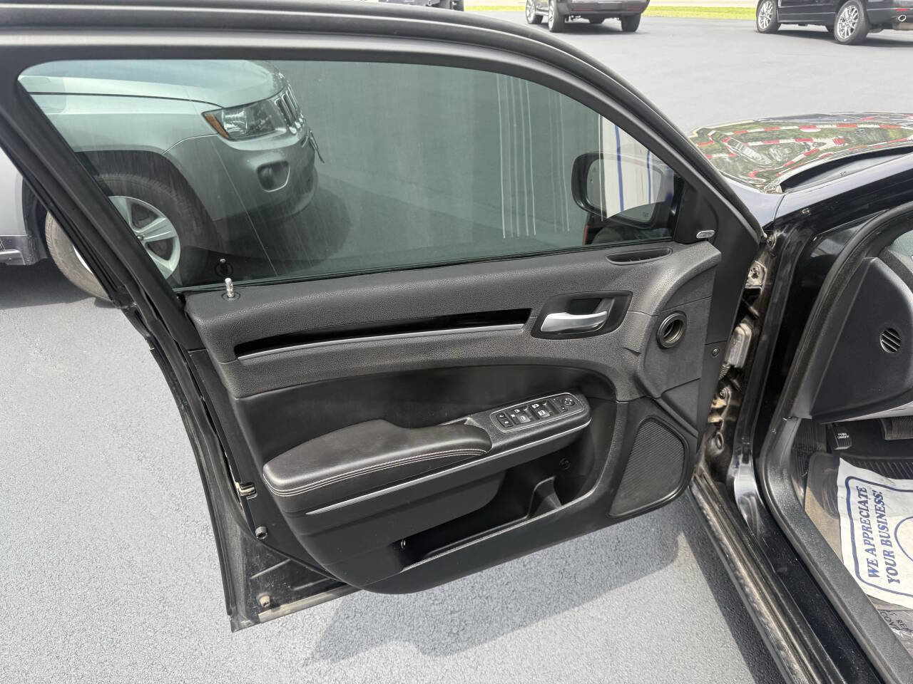 Used 2018 Chrysler 300 S w/ 300S Premium Group image 14