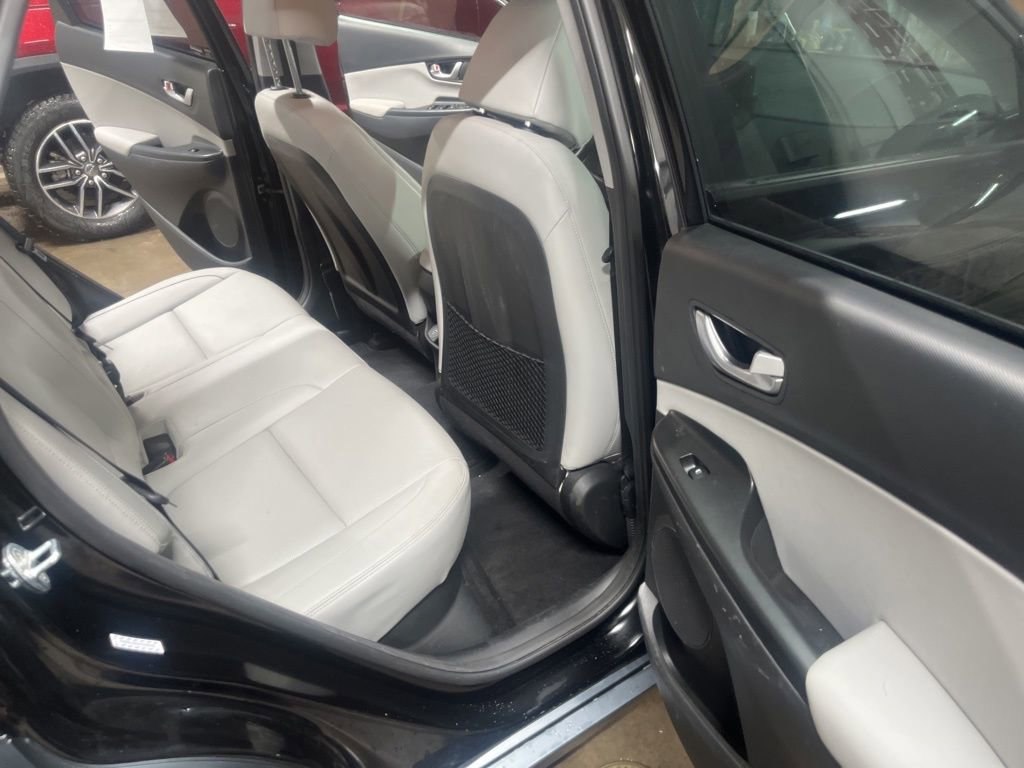 Used 2023 Hyundai Kona Limited image 11