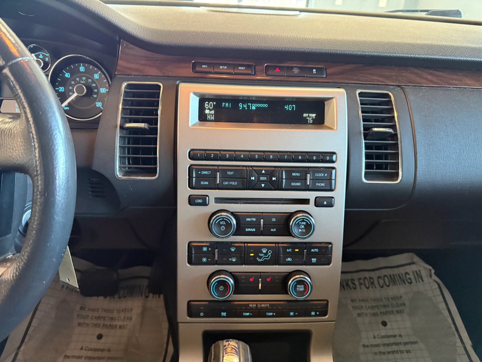 Used 2009 Ford Flex SEL FWD image 15