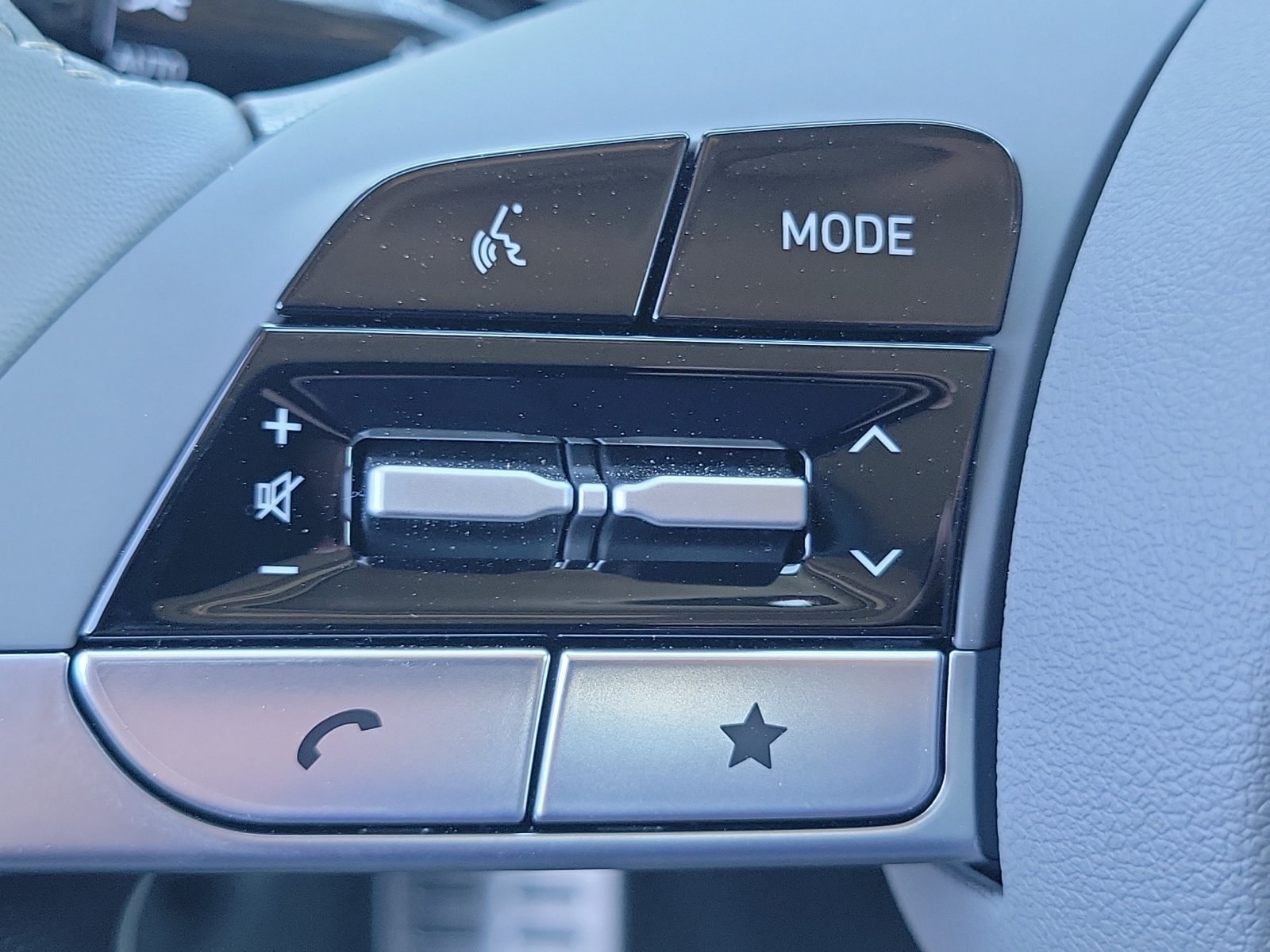 New 2026 Hyundai Elantra SEL Sport FWD image 8