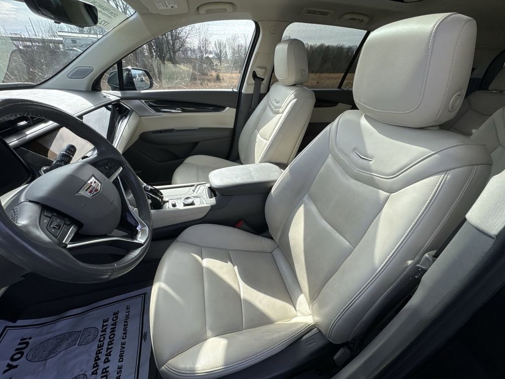 Used 2023 Cadillac XT6 Premium Luxury w/ Technology Package image 11