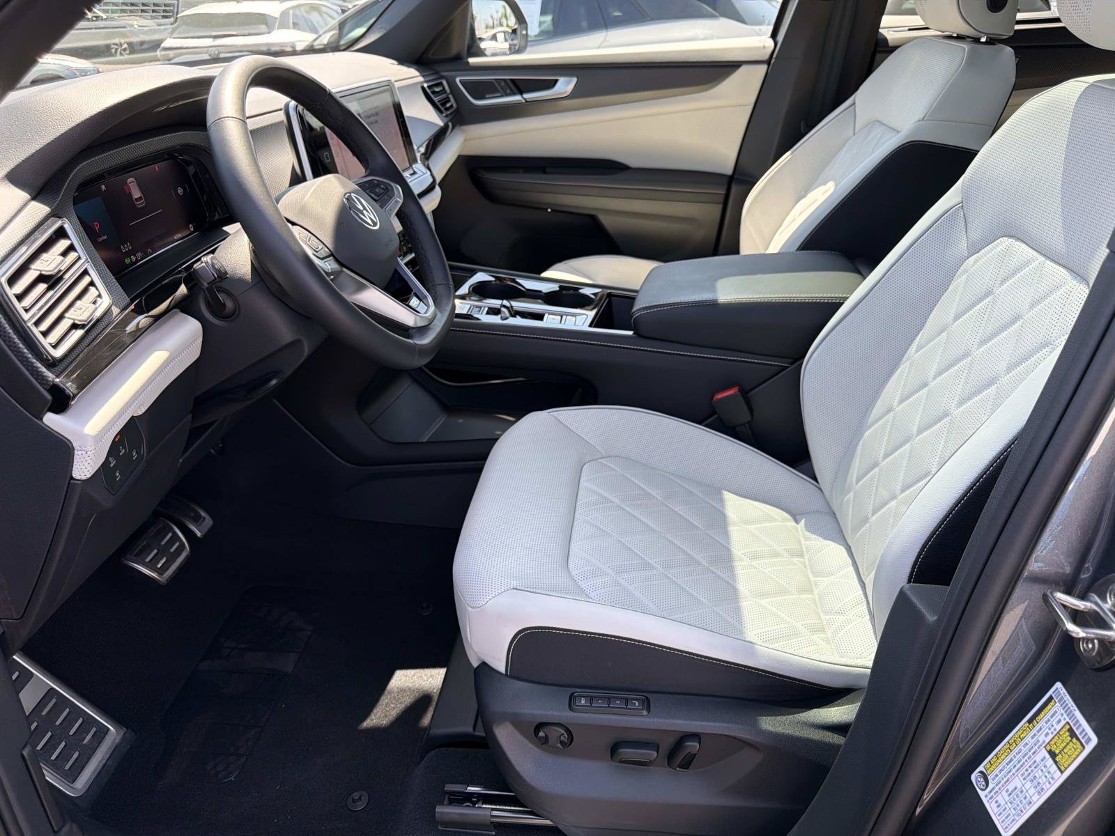 Certified 2025 Volkswagen Atlas Cross Sport SEL Premium R-Line AWD/4WD image 14