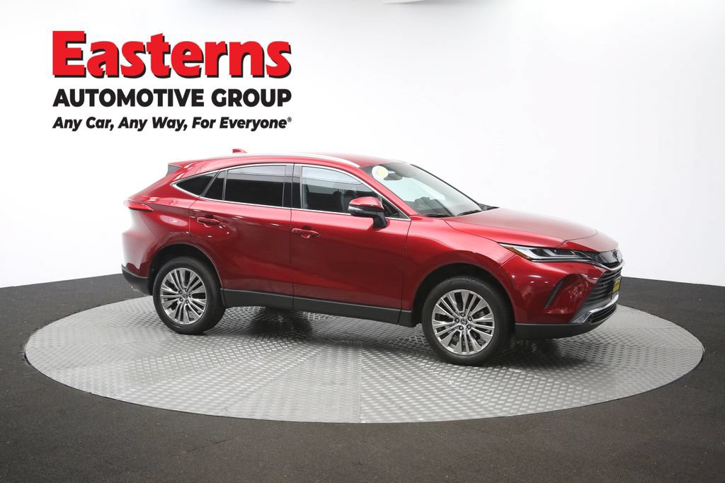 Used 2024 Toyota Venza LE AWD/4WD image 48