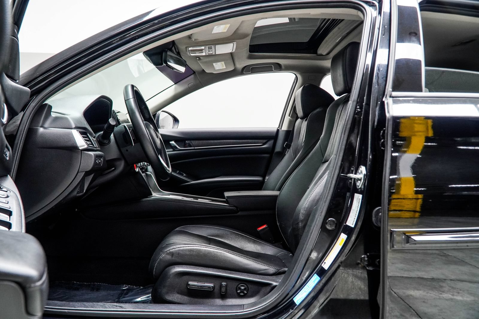 Used 2021 Honda Accord Touring image 37