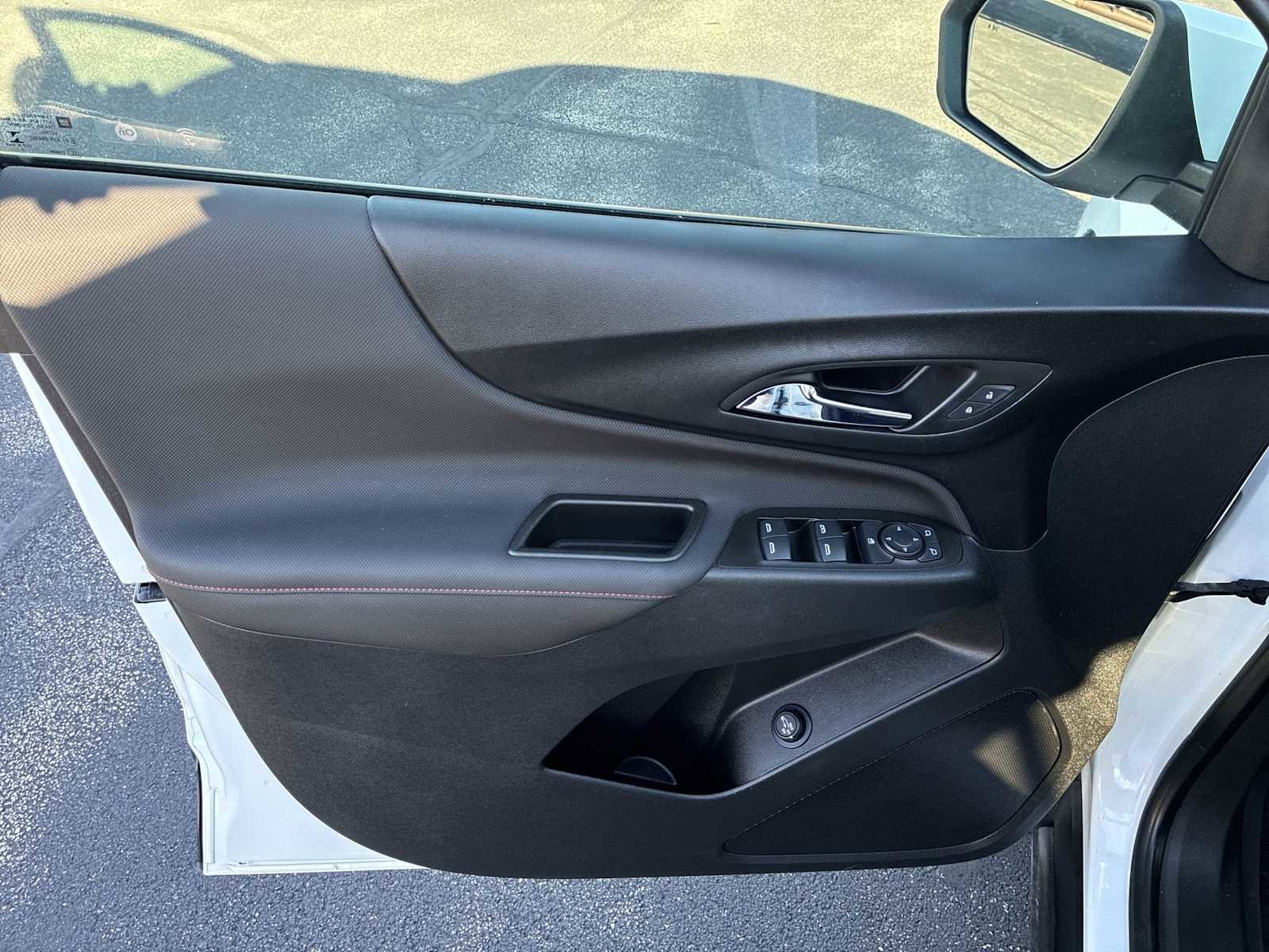 Used 2022 Chevrolet Equinox RS w/ LPO, Floor Liner Package image 22