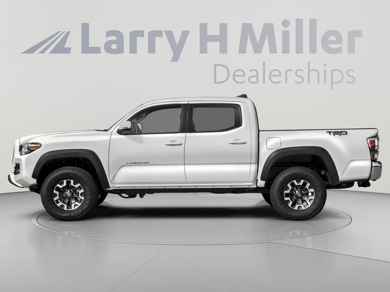 Used 2020 Toyota Tacoma TRD Off-Road AWD/4WD image 3