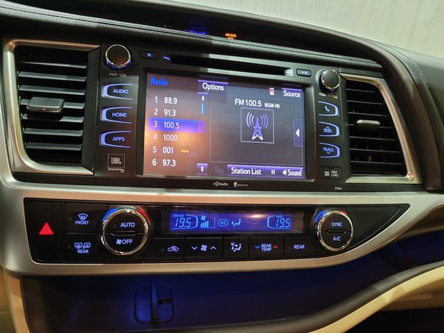 Used 2015 Toyota Highlander Limited image 36