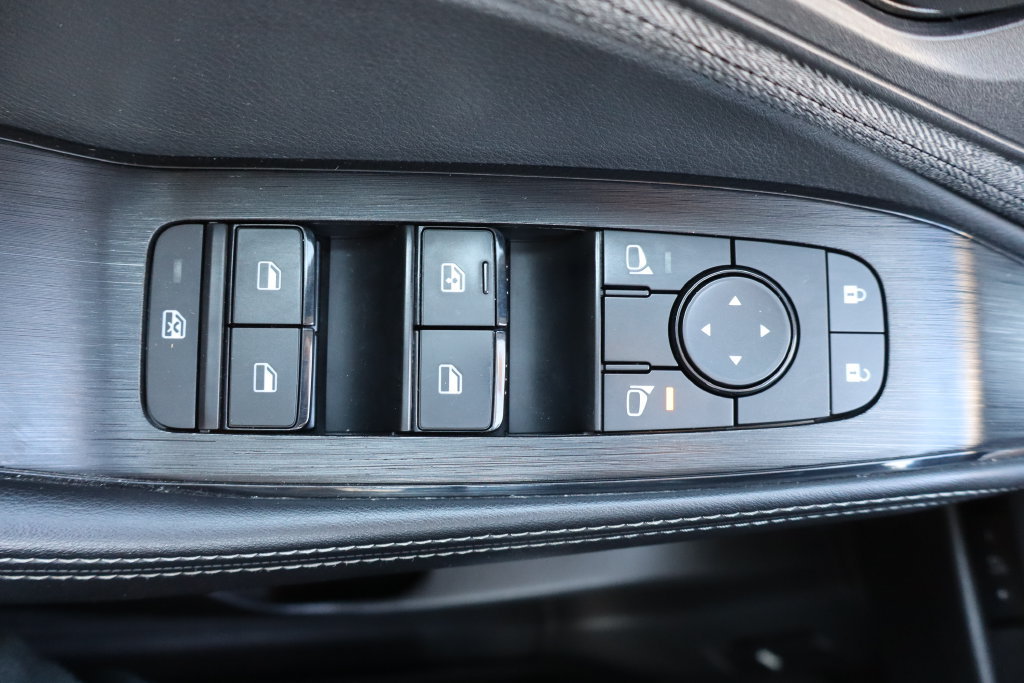 Used 2021 Nissan Rogue S AWD/4WD image 23